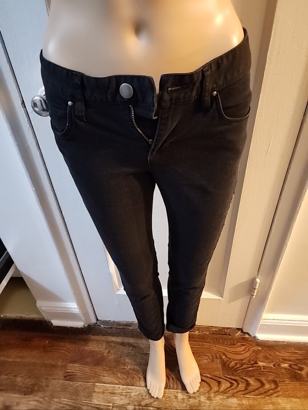 H&M Dividend Black Skinny Denim Jean Side Lacing Low Rise 5 Pockets Size 2XS